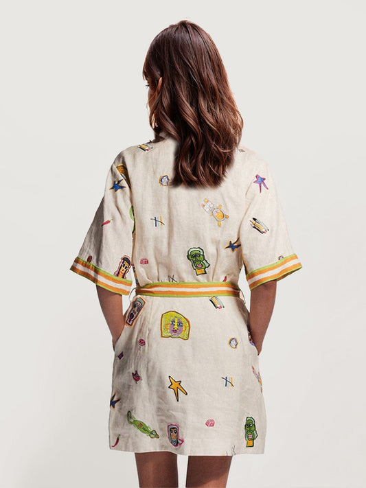 MINI VESTIDO CON ESTAMPADO GRÁFICO VINTAGE Y CINTURÓN PARA ATAR - Veska