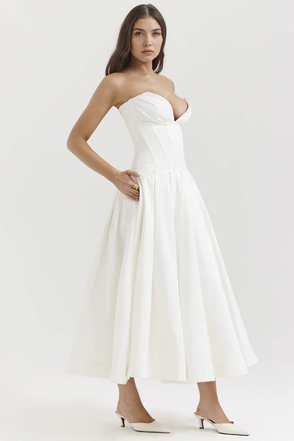 Vestido modelador Veska Samara con diseño ajustado y cómodo, mostrando su tela suave y detalles que realzan la figura.