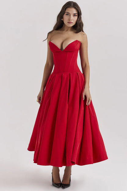 Vestido modelador SAMARA de Veska, ajustado y elegante, con detalles que realzan la figura femenina.