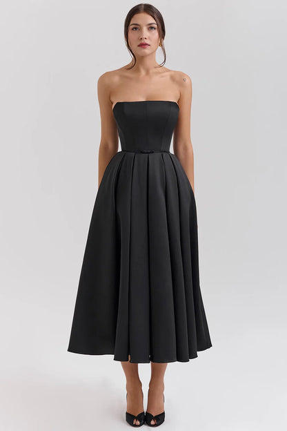 Vestido bustier Celeste de Veska con diseño ajustado y detalles elegantes, ideal para ocasiones especiales.