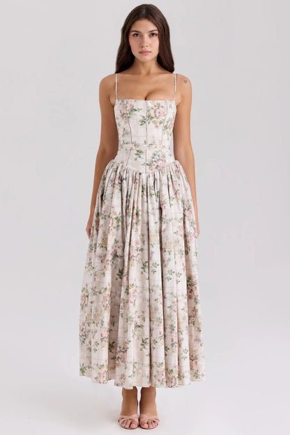 Vestido modelador de la marca Veska, MARINELLA, en color negro, con diseño ajustado y detalles que realzan la figura.