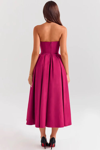 Vestido bustier Celeste de Veska, en color azul con detalles elegantes, mostrado en la imagen sobre un maniquí.
