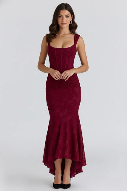 Vestido bustier Veska AINHOA de color negro con detalles de encaje y ajuste ceñido en la parte superior.
