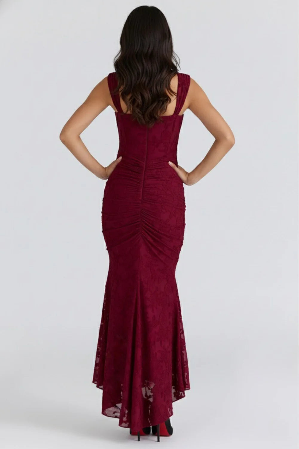 Vestido bustier de Veska, Ainhoa, en color negro, con diseño ajustado y detalles elegantes para ocasiones especiales.