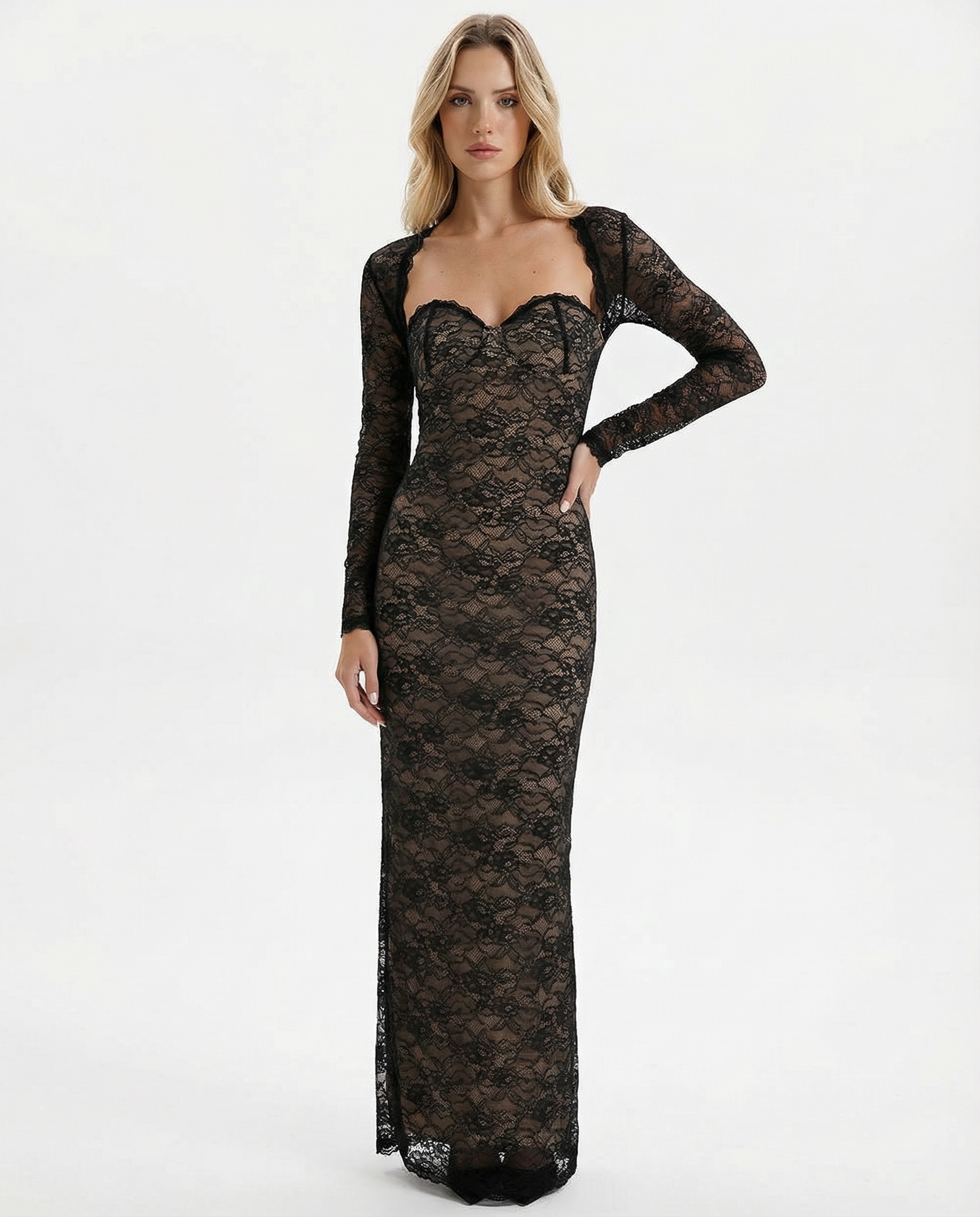 VESTIDO LARGO DE ENCAJE CON ESCOTE CORAZÓN - Veska 