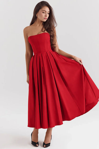 Vestido bustier CELESTE de Veska, en color azul con detalles elegantes y corte ajustado, ideal para ocasiones especiales.