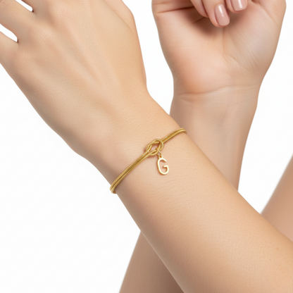 Bransoletka z literą "Knot" - Veska 