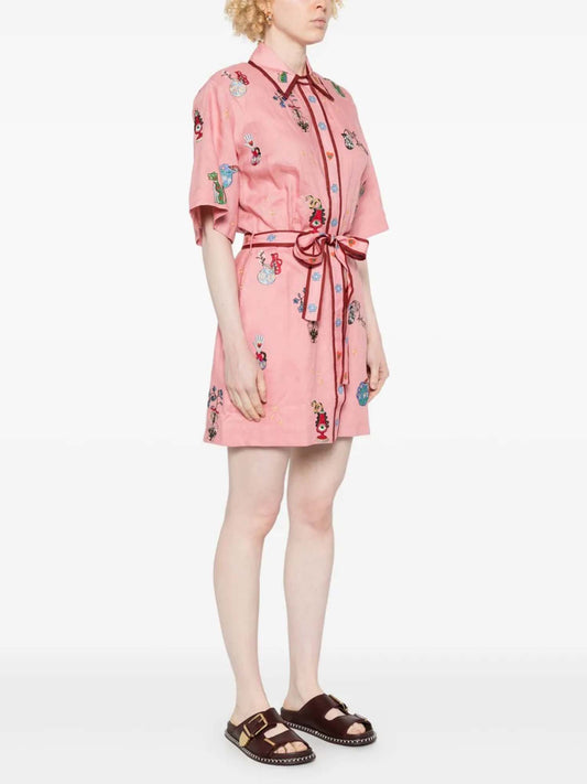 MINI VESTIDO CAMISERO BORDADO CON MOTIVOS BOTÁNICOS EN COLOR ROSA - Veska 