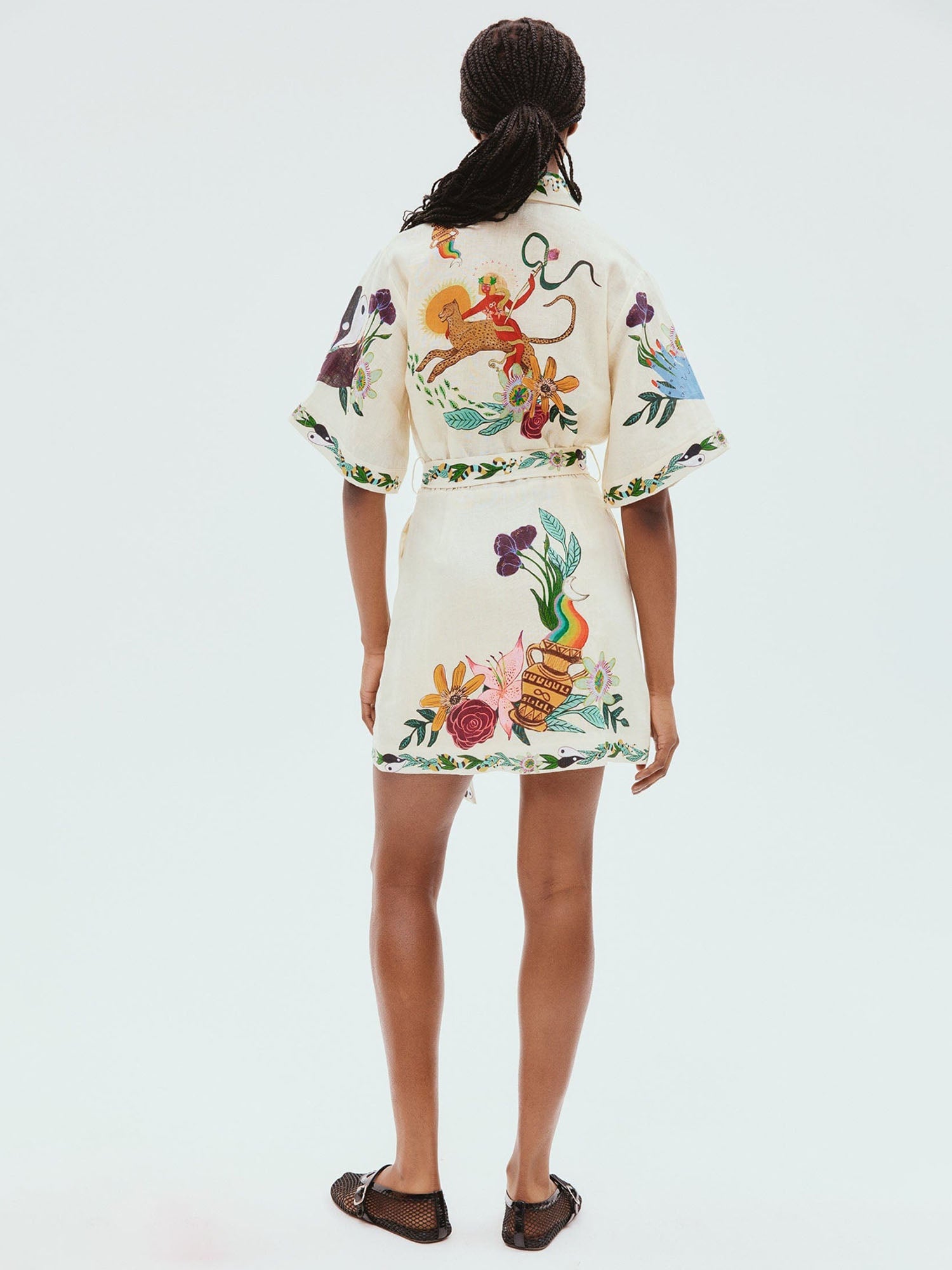 VESTIDO CAMISERO CON ESTAMPADO FLORAL Y LAZO EN LA CINTURA - Veska 