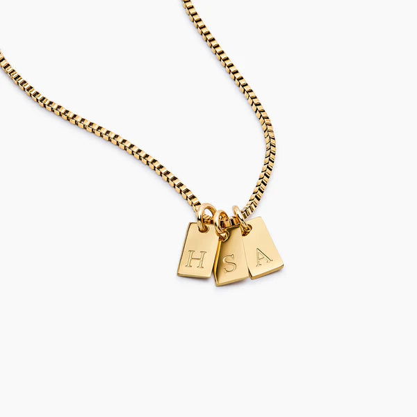 Collar chapa iniciales