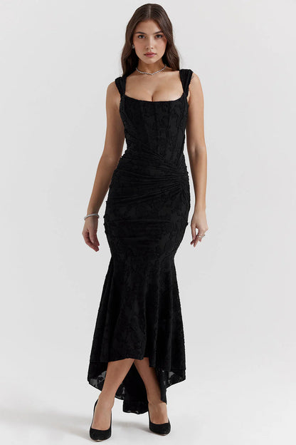 Vestido bustier Veska Ainhoa, elegante vestido ajustado con escote en bustier y detalles modernos, para ocasiones especiales.