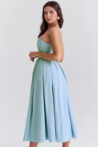 Vestido bustier CELESTE de Veska en color azul, con diseño ajustado y detalles elegantes para ocasiones especiales.