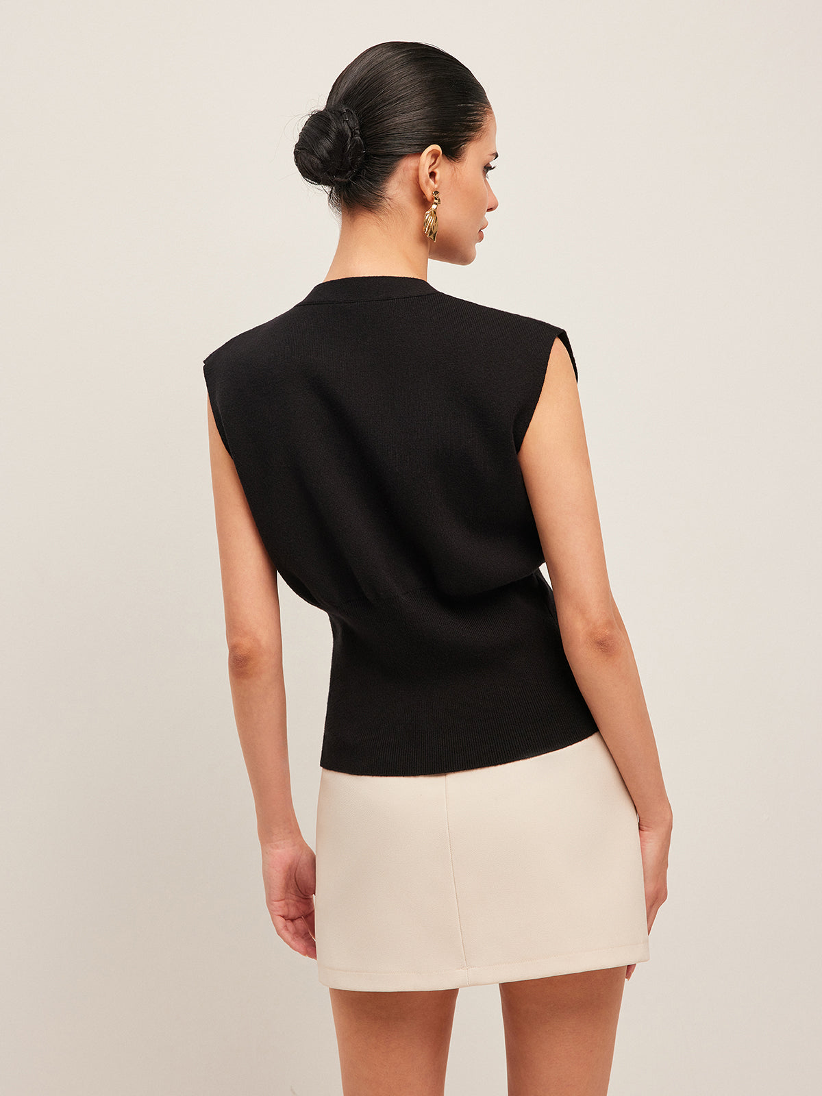 CHALECO DE PUNTO CON CUELLO EN V - Veska 