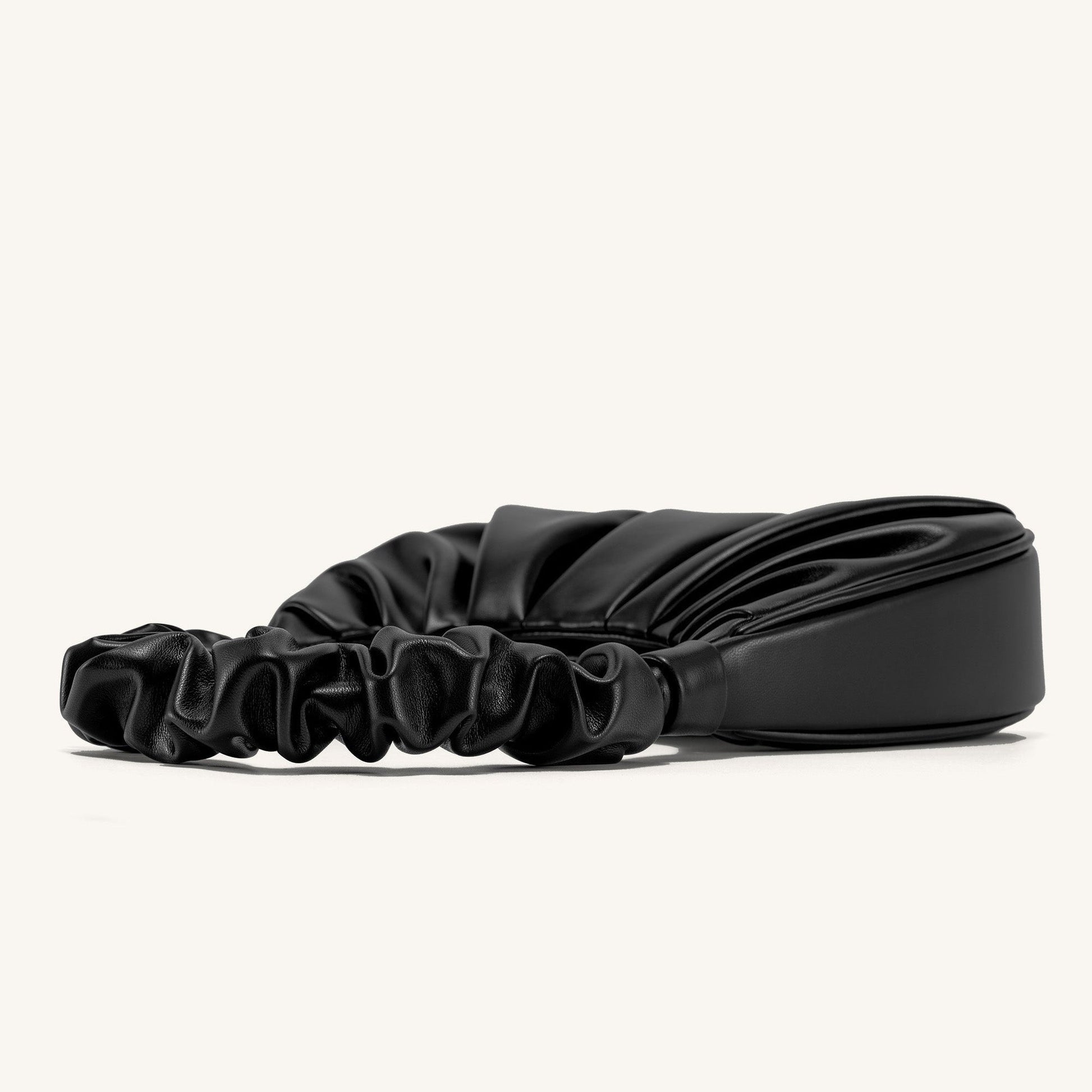 BOLSO FRUNCIDO I Piel negro - Veska 