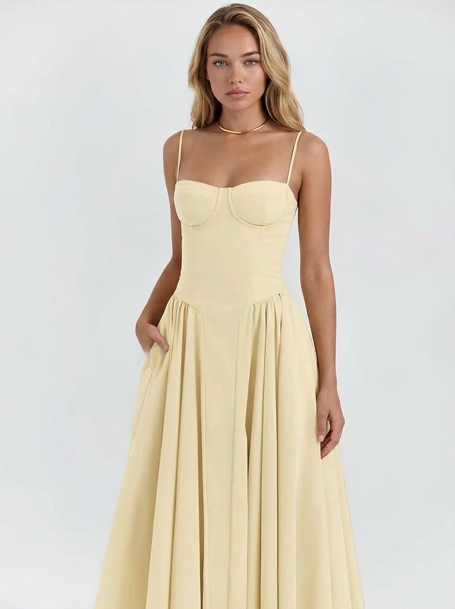 Vestido bustier Annie de Veska en color negro, con diseño ajustado y detalles elegantes, en la imagen 202604071101.jpg.