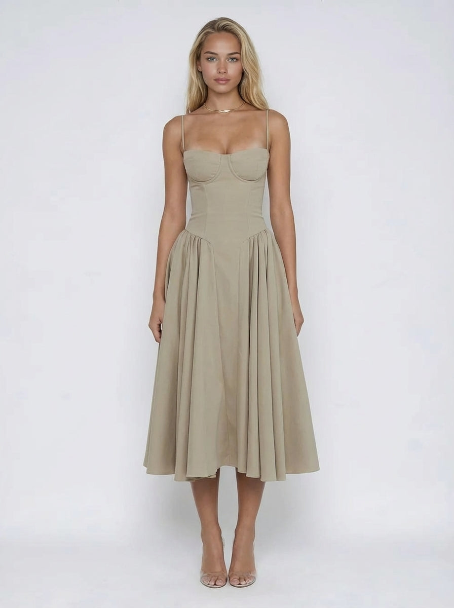 Vestido bustier Veska Annie en color negro, con diseño ajustado y detalles elegantes, en la imagen 202604071101_21.jpg