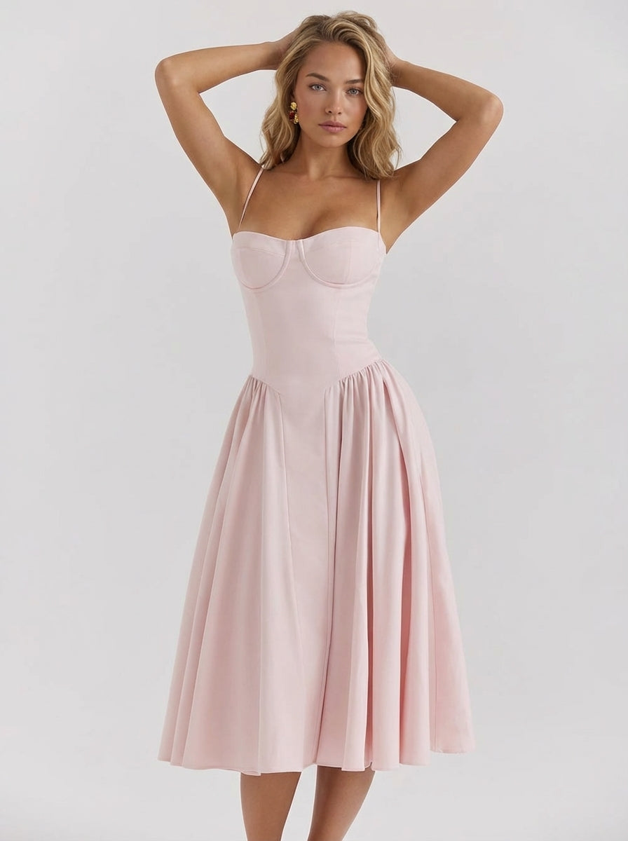 Vestido bustier Annie de Veska en color oscuro, con diseño ajustado y detalles elegantes, mostrado en la imagen.