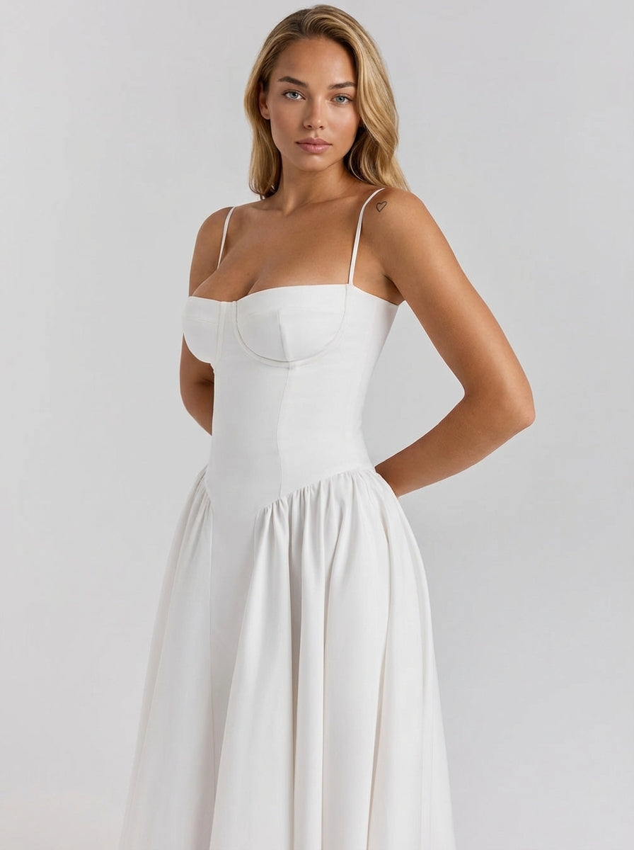 Vestido bustier Annie de Veska en color negro, con diseño ajustado y detalles elegantes, en la imagen 202604071101_25.