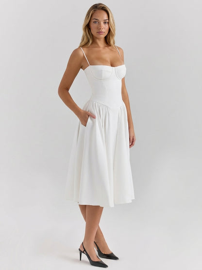 Vestido bustier Annie de Veska en color negro, con diseño ajustado y detalles elegantes, mostrado en la imagen.