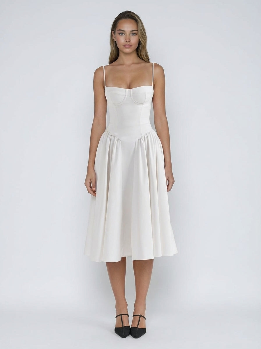 Vestido bustier Annie de Veska en color negro, con diseño ajustado y detalles elegantes, en la imagen 202604071101_28.jpg.