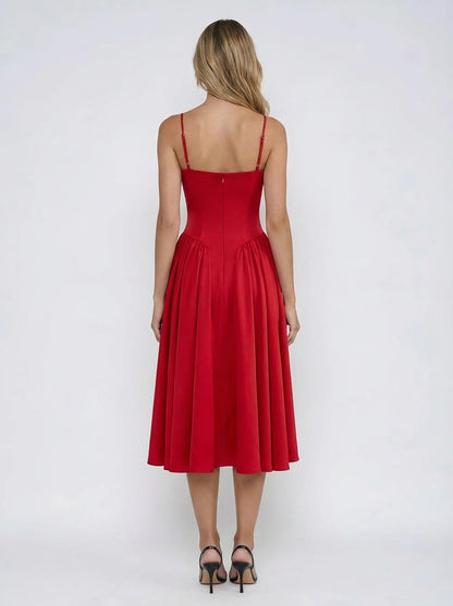 Vestido bustier Annie de Veska en color negro, con diseño ajustado y detalles elegantes, en una imagen de modelo.