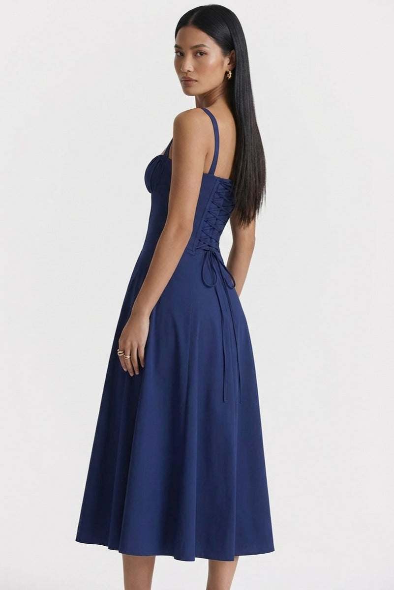 Vestido bustier de EVA de la marca Veska, en color negro, con diseño ajustado y detalles elegantes para ocasiones especiales.
