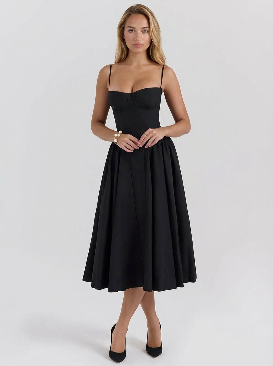 Vestido bustier Annie de Veska en color negro, con diseño ajustado y detalles elegantes, para ocasiones especiales.