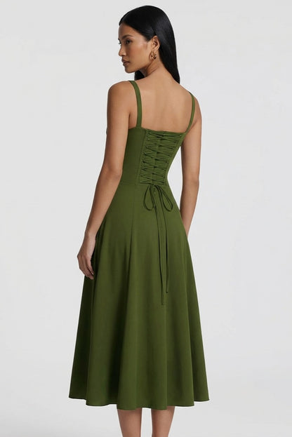 Vestido bustier de EVA de Veska en color negro, con detalles ajustados y estilo elegante, en la imagen.