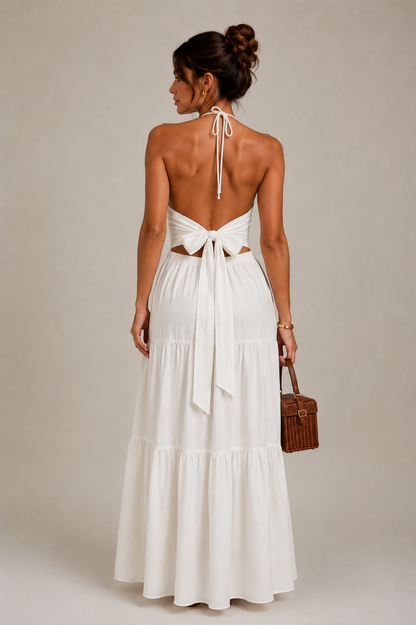Vestido maxi halter de VESKA, diseño largo y elegante con tirantes, ideal para ocasiones especiales.