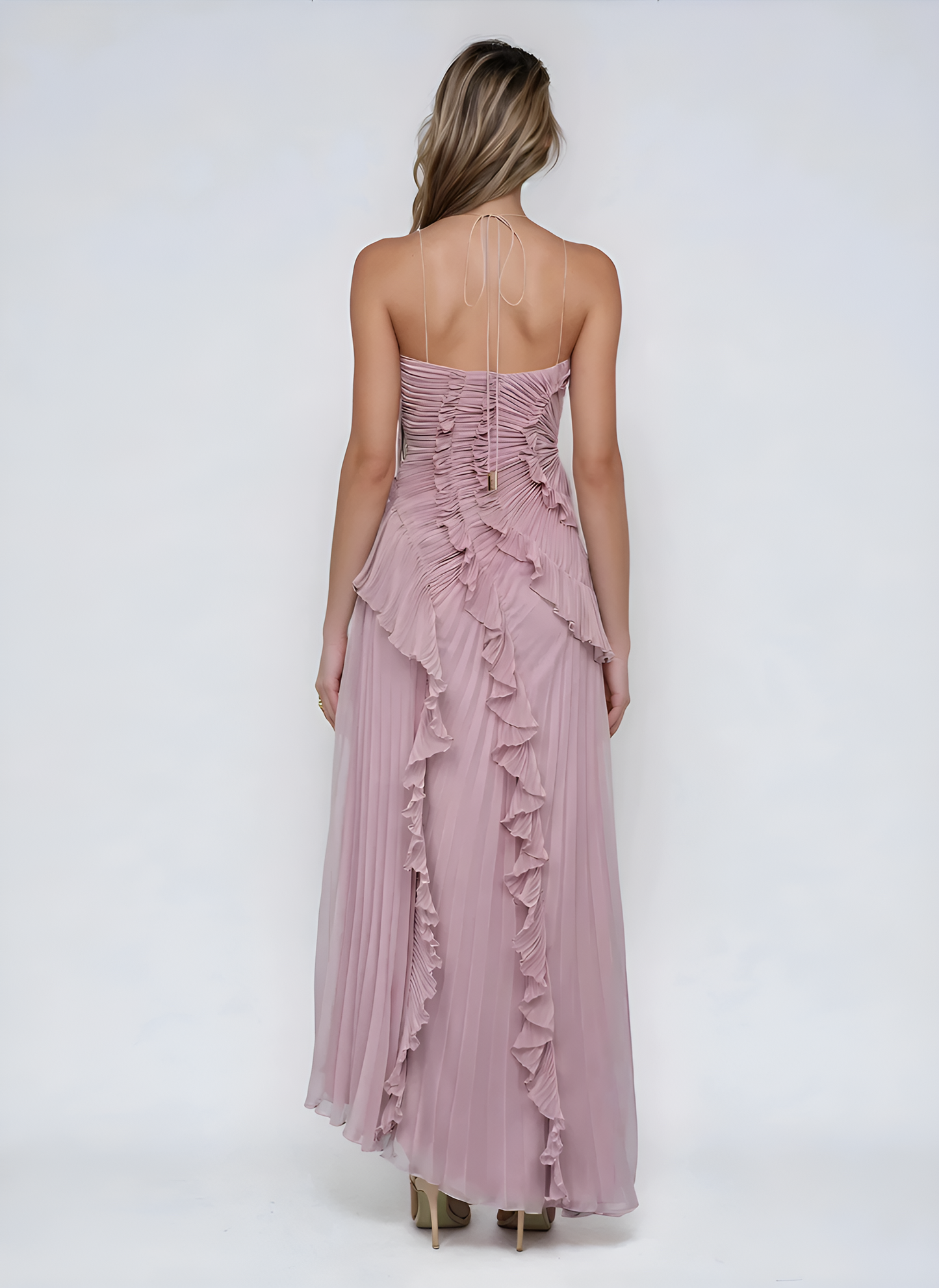 VESTIDO CON VOLANTES ESCOTE HALTER - Veska 