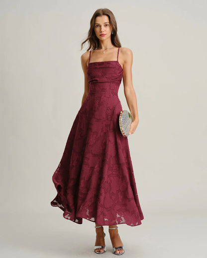 Vestido VESKA de gala de silueta en A confeccionado en exquisito tejido de Jacquard rígido.