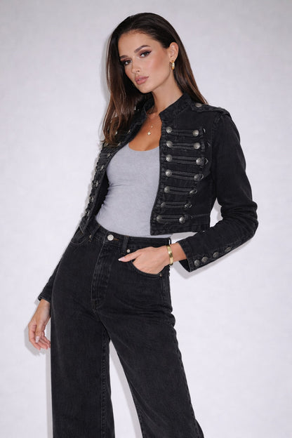 CHAQUETA CORTA ESTILO MILITAR CON BOTONES - Veska 