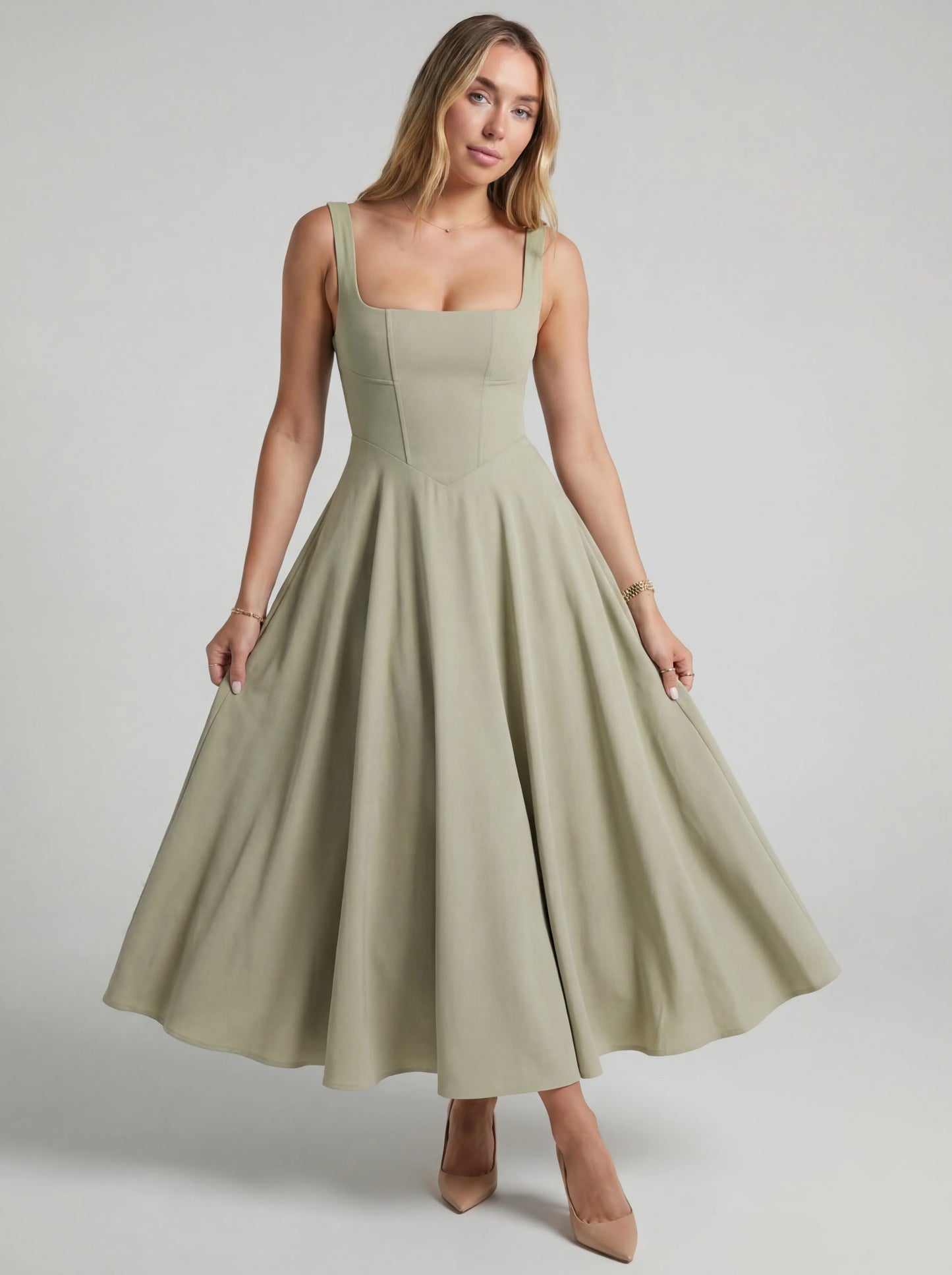 Vestido de vuelo de Melissa en diferentes colores, diseñado por Veska, con estilo ligero y femenino, mostrado en la imagen.