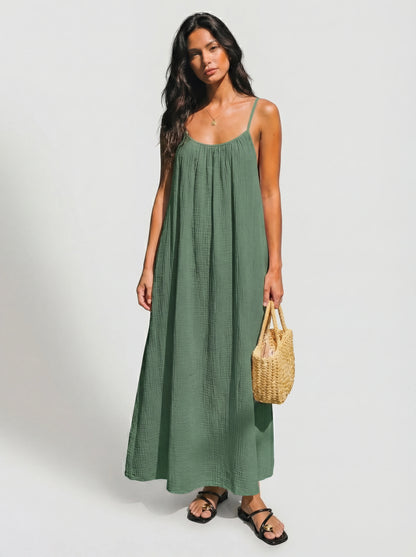Vestido Veska Lena con espalda abierta, mostrado en diferentes colores, vestido elegante y moderno para ocasiones especiales.