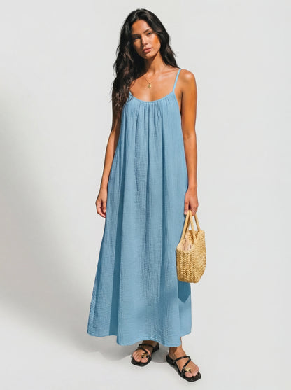 Vestido Veska Lena con espalda abierta, diseño elegante en diferentes colores, detalles en la parte trasera del vestido.