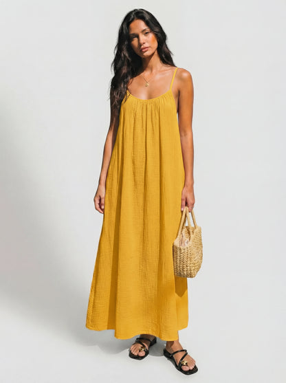 Vestido Veska Lena con espalda abierta en varias colores, diseño elegante y moderno para ocasiones especiales.