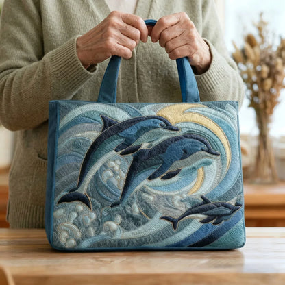 https://cdn.shopify.com/s/files/1/1025/7222/8939/files/freepik__faa-uma-imagem-de-uma-senhora-segurando-este-saco-__26150.webp?v=1775127349