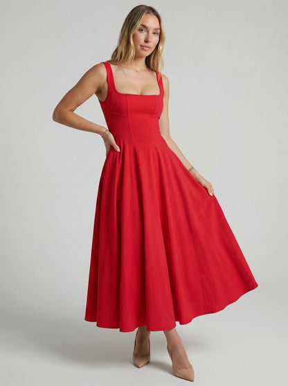 Vestido de vuelo de Melissa en color vibrante, con diseño ligero y femenino, de la marca Veska, mostrando su estilo y textura.