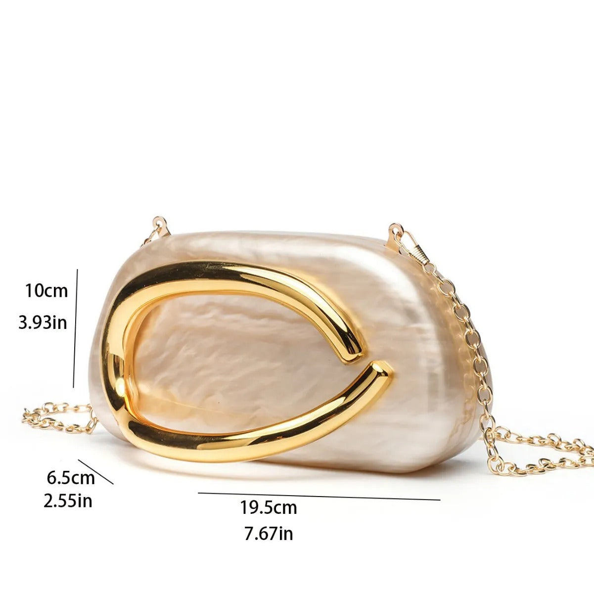 Clutch Riviera Veska de nácar con acabado elegante y detalles en tonos claros, ideal para ocasiones especiales.