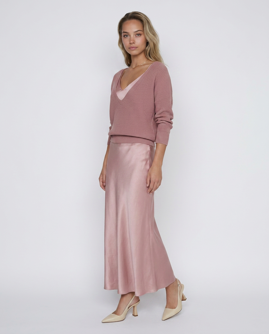 Vestido con jersey Martina de Veska, diseño elegante y cómodo, en colores neutros, mostrado en la imagen.