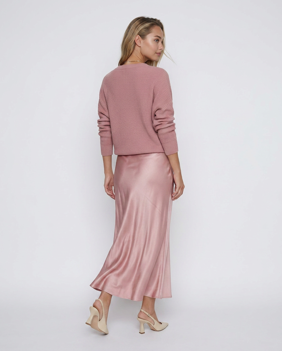Vestido Martina de Veska con jersey en color neutro, diseño elegante y cómodo, ideal para ocasiones casuales y formales.