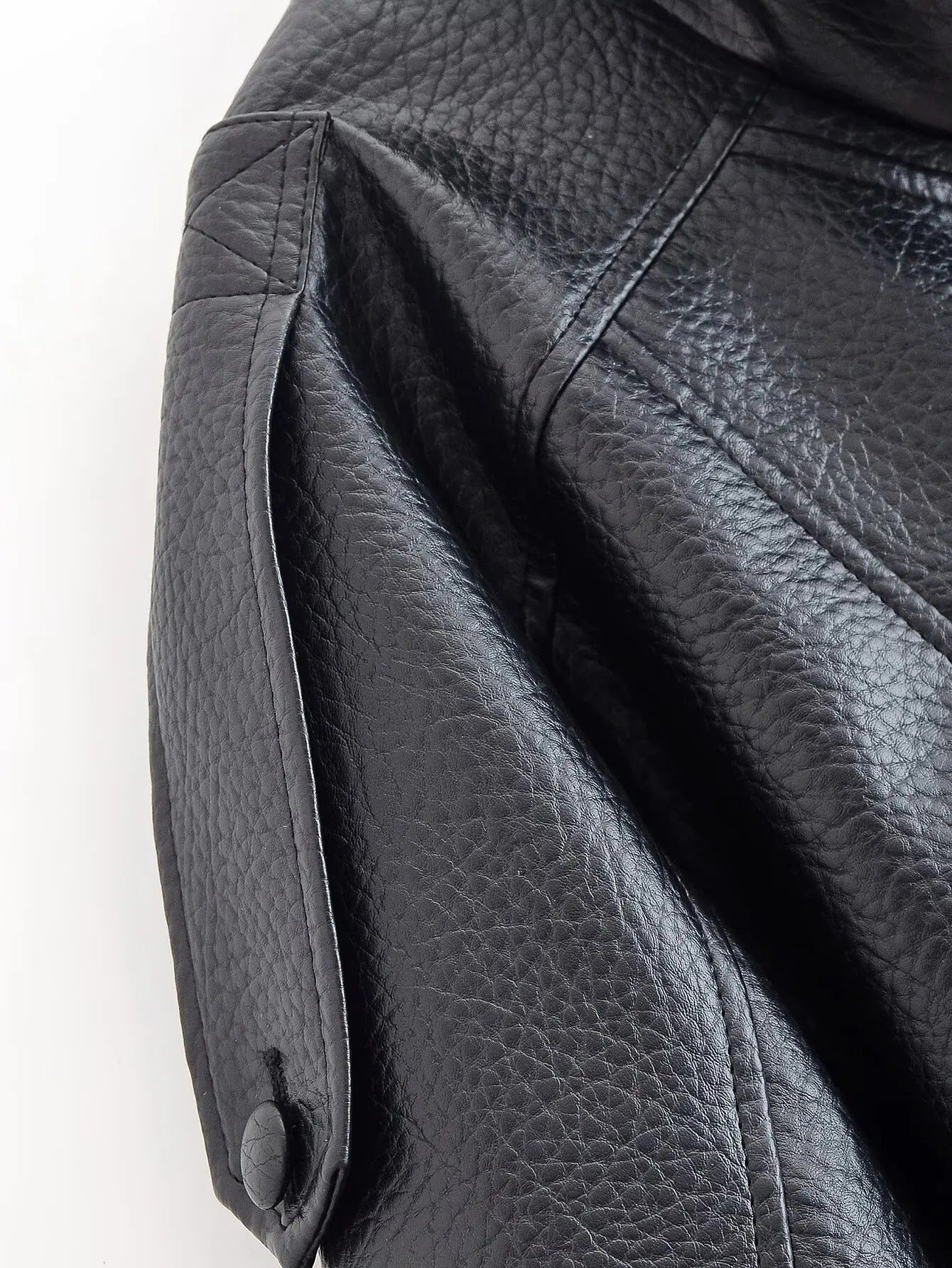 CHAQUETA DE CUERO ASIMÉTRICA - Veska 