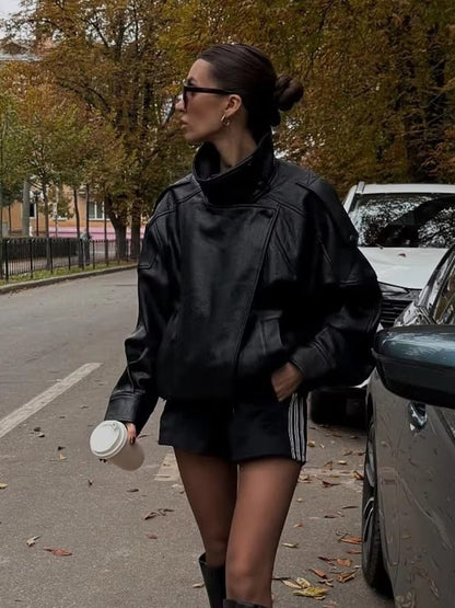 CHAQUETA DE CUERO ASIMÉTRICA - Veska 