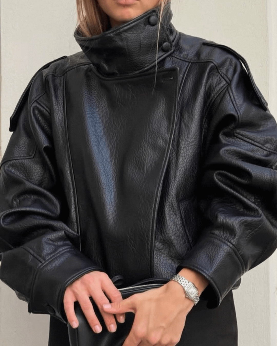 CHAQUETA DE CUERO ASIMÉTRICA - Veska 